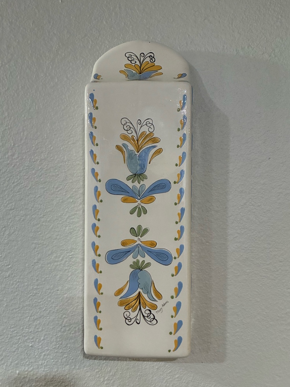 Vintage White Ceramic Wall Mounted Cigarette Dispenser/Holder